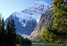 开云体育入口-当拜仁在亚平宁加冕：一场足球史上的荒诞狂欢