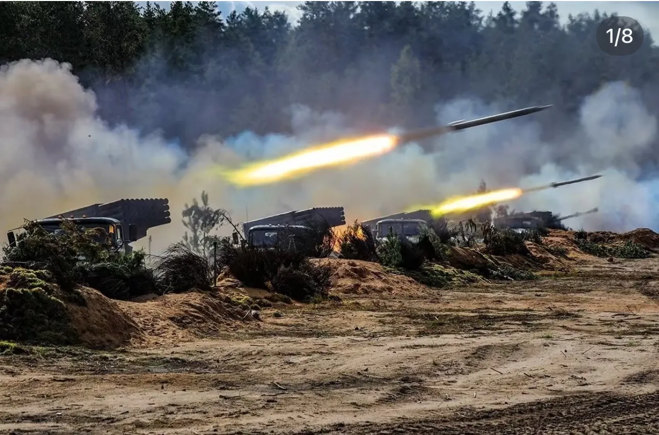 敌对双方交战激烈，场面一度陷入胶着