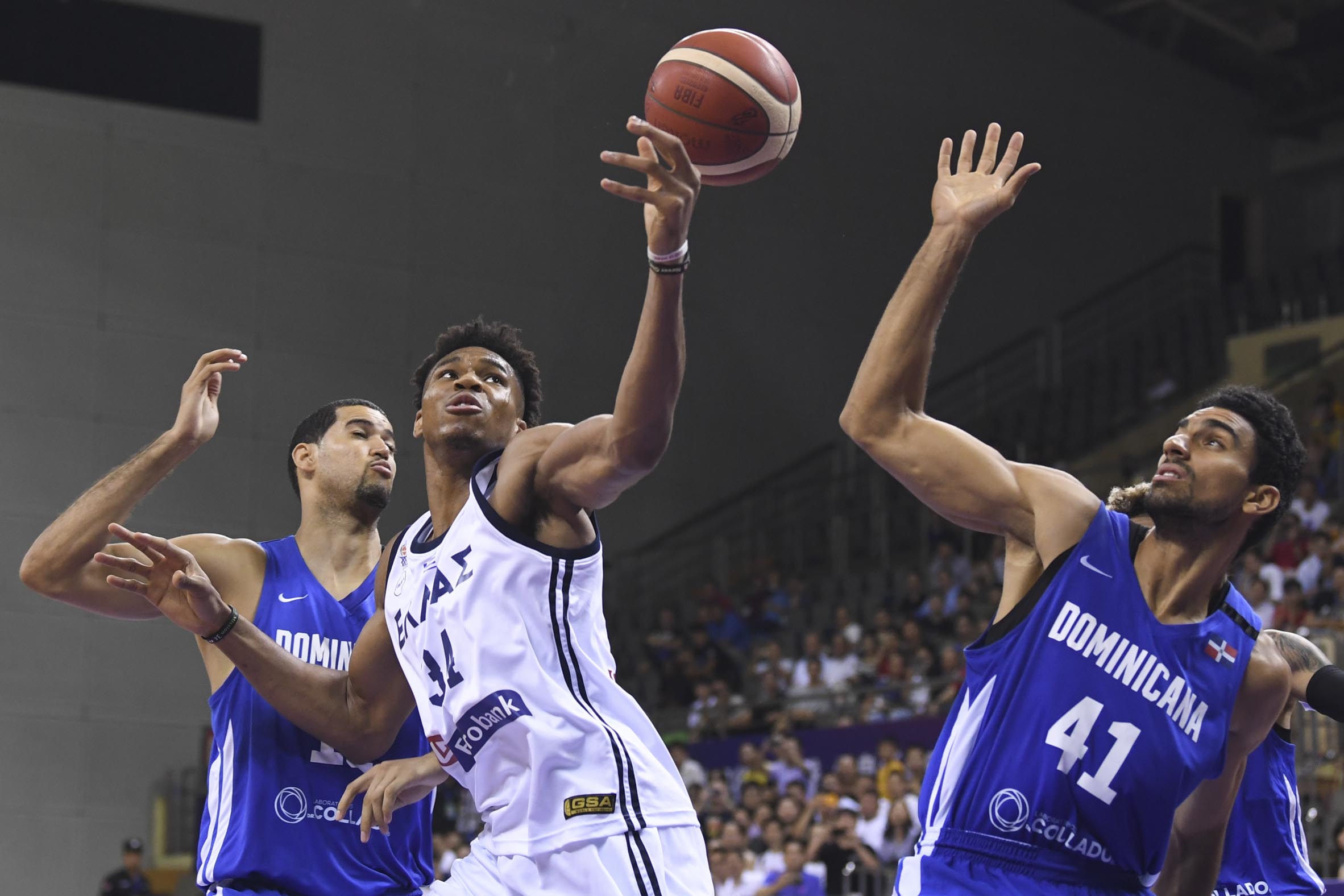 希腊篮球队意外逆袭，横扫对手