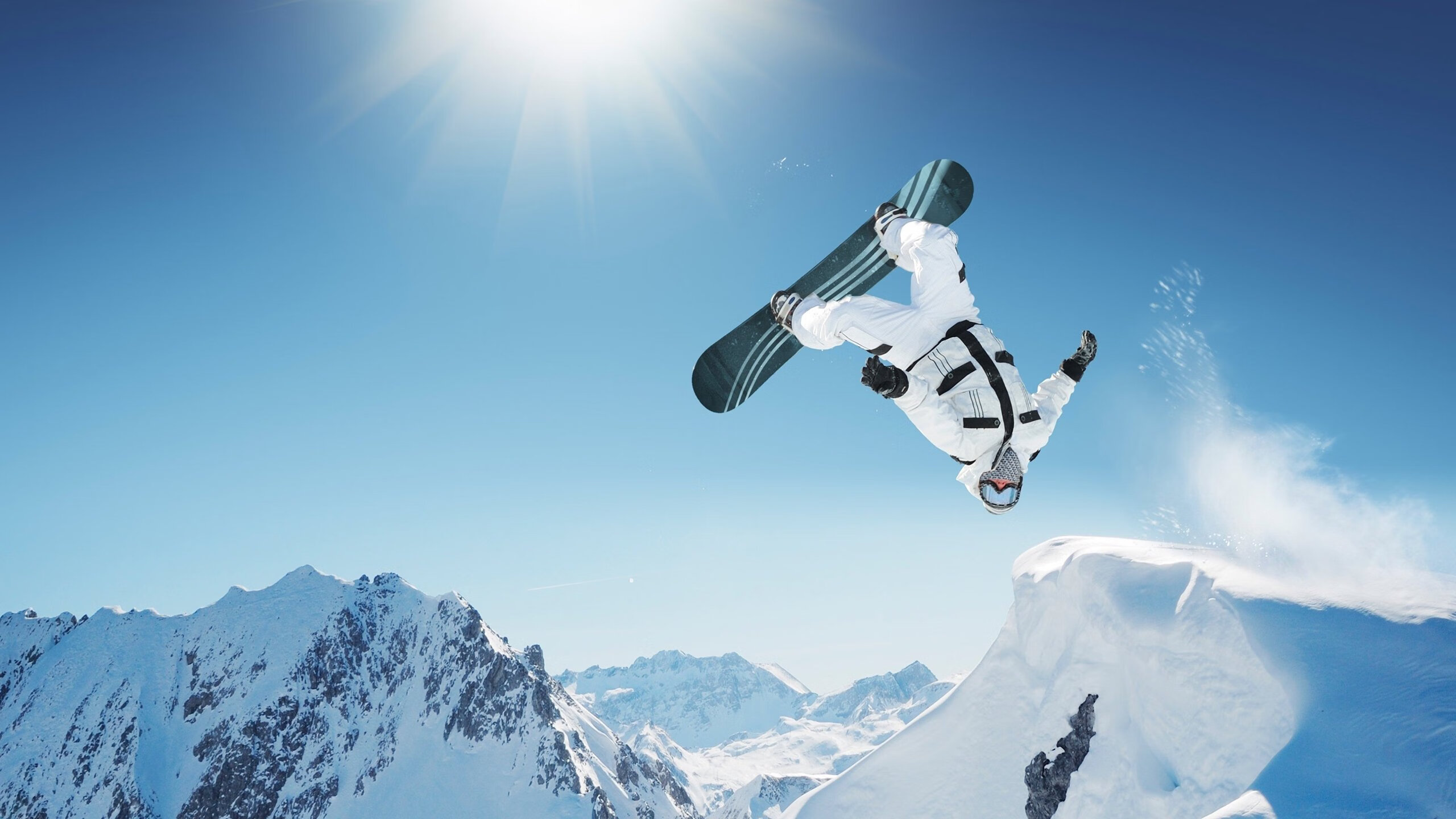 开云体育在线-欧冠决赛焦点战，西班牙掀翻巴萨，新王登基背后的战术革命