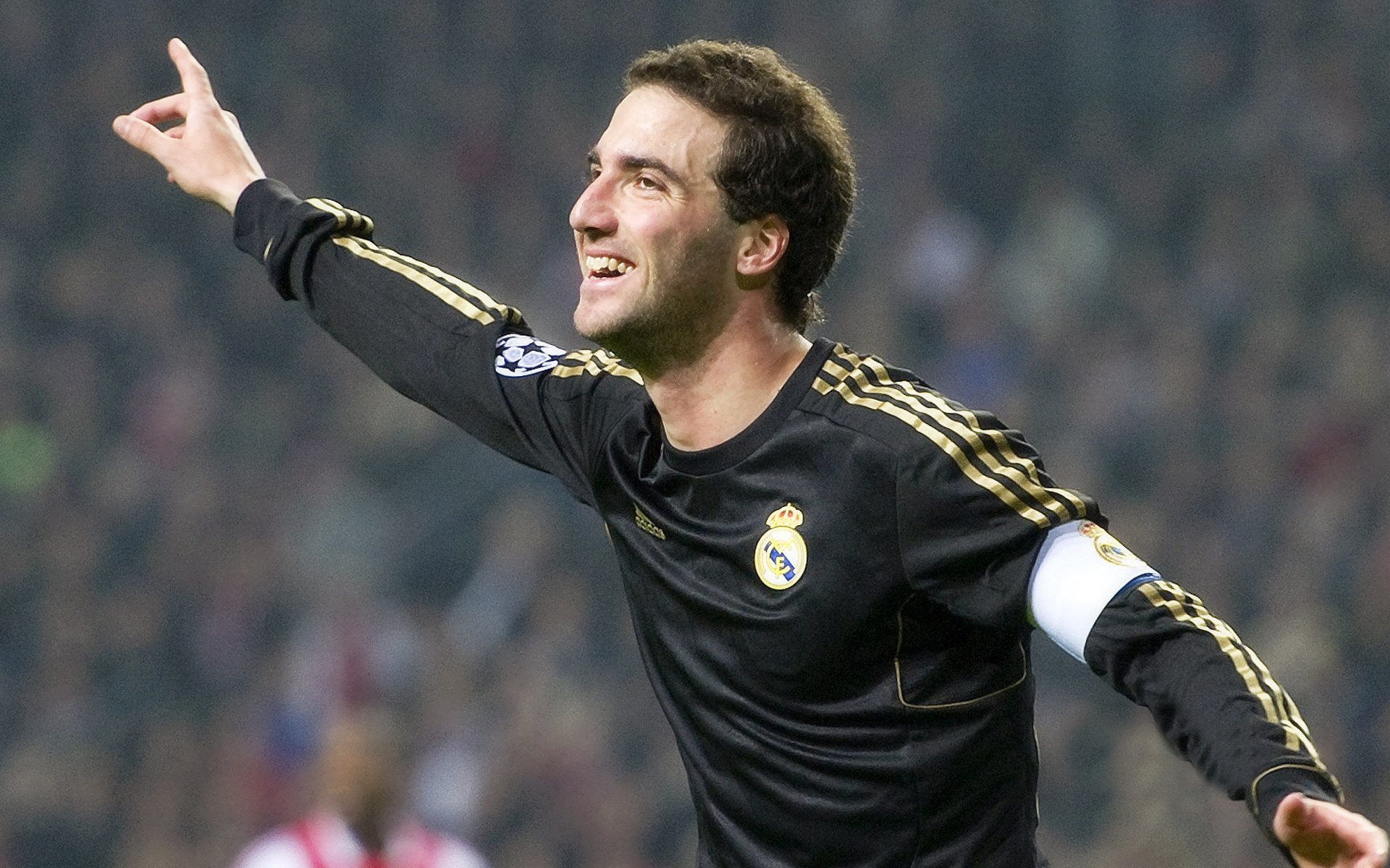 欧冠淘汰赛焦点战启示录，尼克斯式冲垮，篮球与足球的战术共鸣